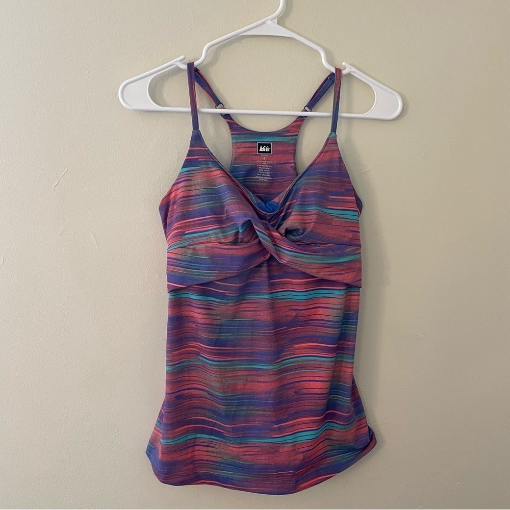 REI women’s workout racerback‎ tank top colorful built in bra comfortable shirt